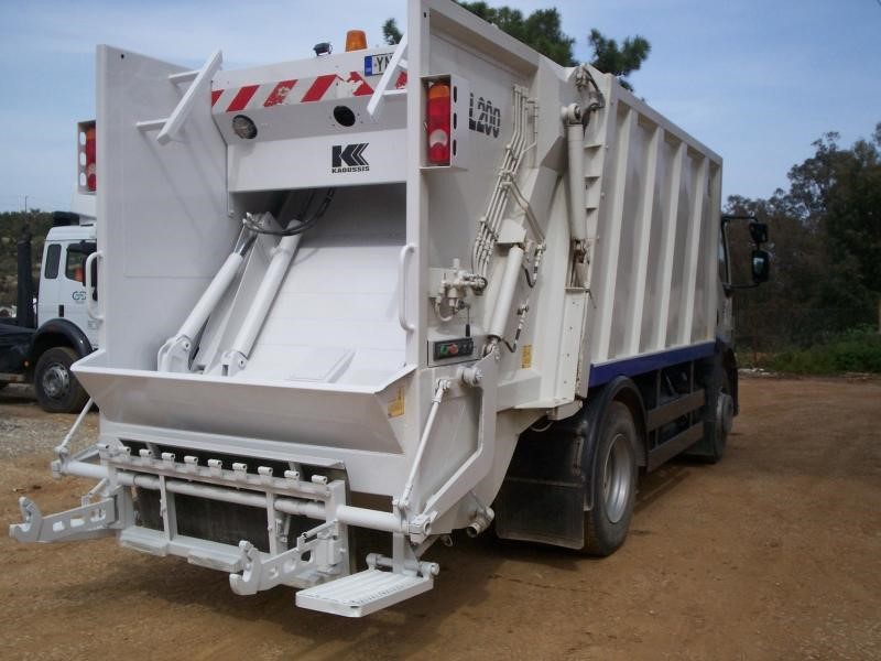 Χρήματα για την προμήθεια απορριμματοφόρων