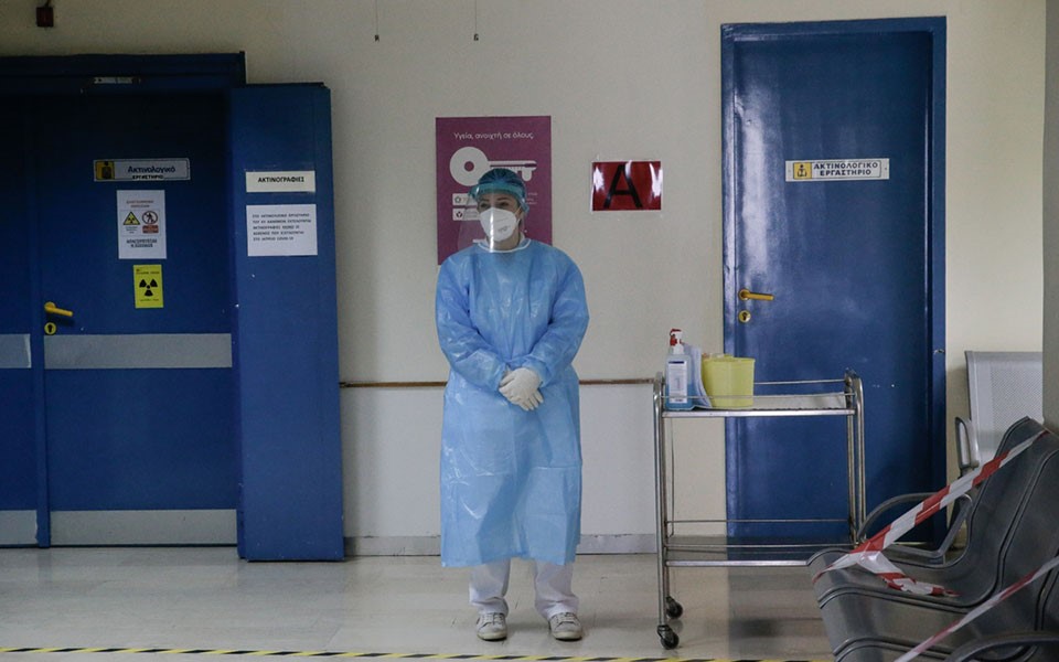 605 νέα κρούσματα, 13 θάνατοι, 204 διασωληνωμένοι