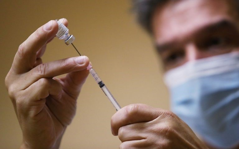 Στην πέμπτη θέση η Ελλάδα σε ρυθμό εμβολιασμών