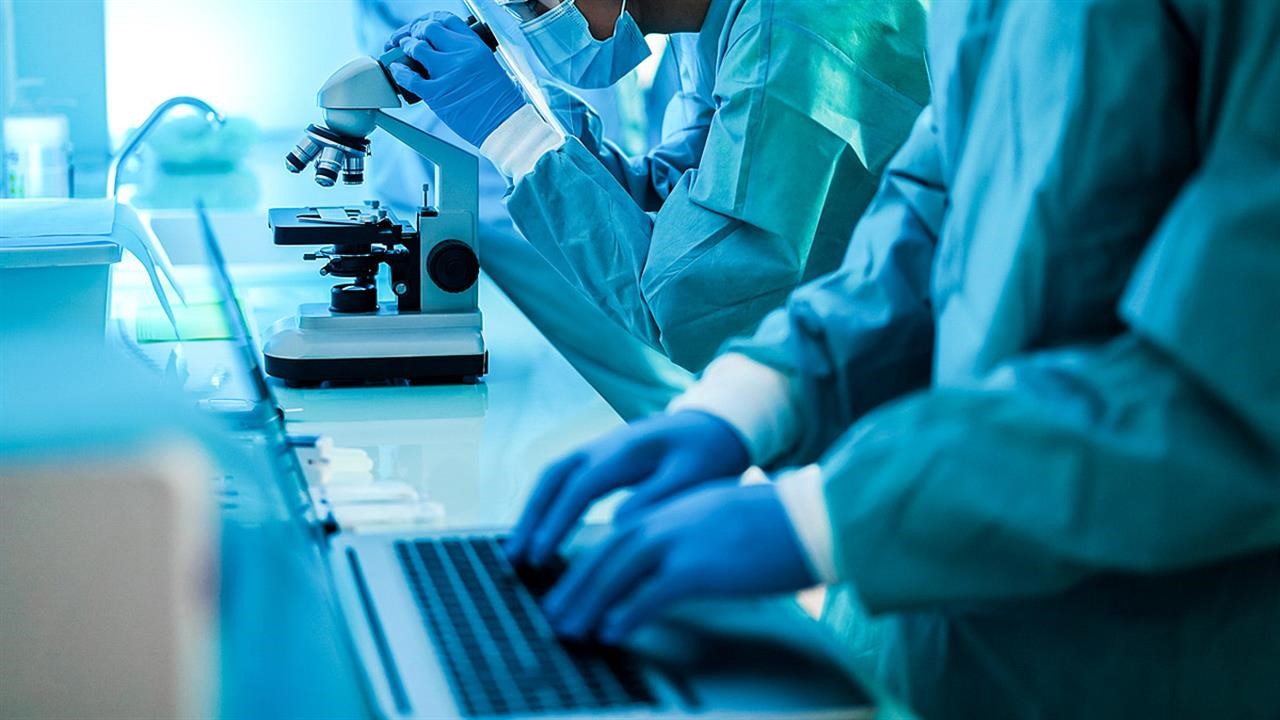 Αυξάνονται οι νοσηλείες και οι διασωληνώσεις