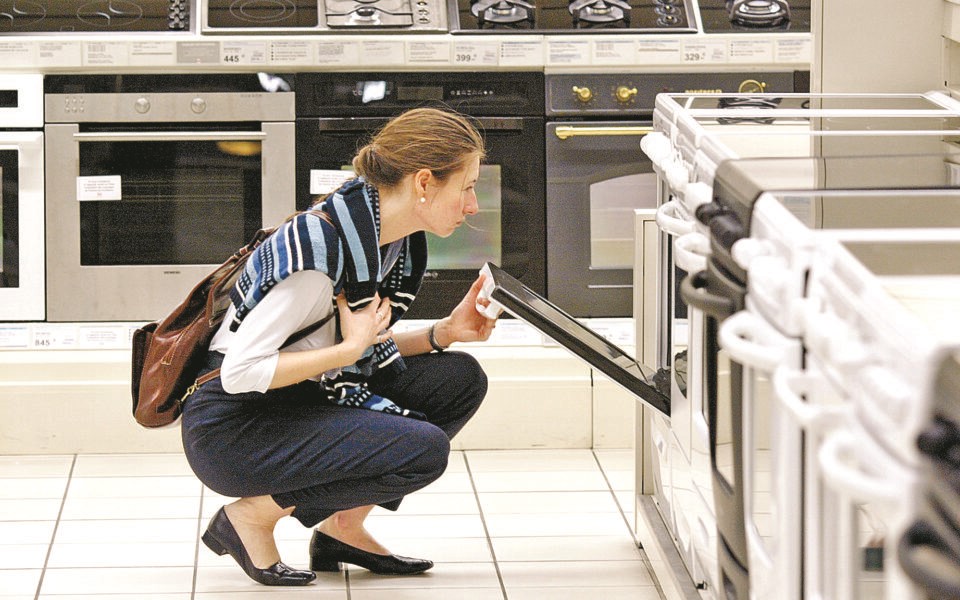 Οι καταναλωτές φοβούνται το κύμα ανατιμήσεων