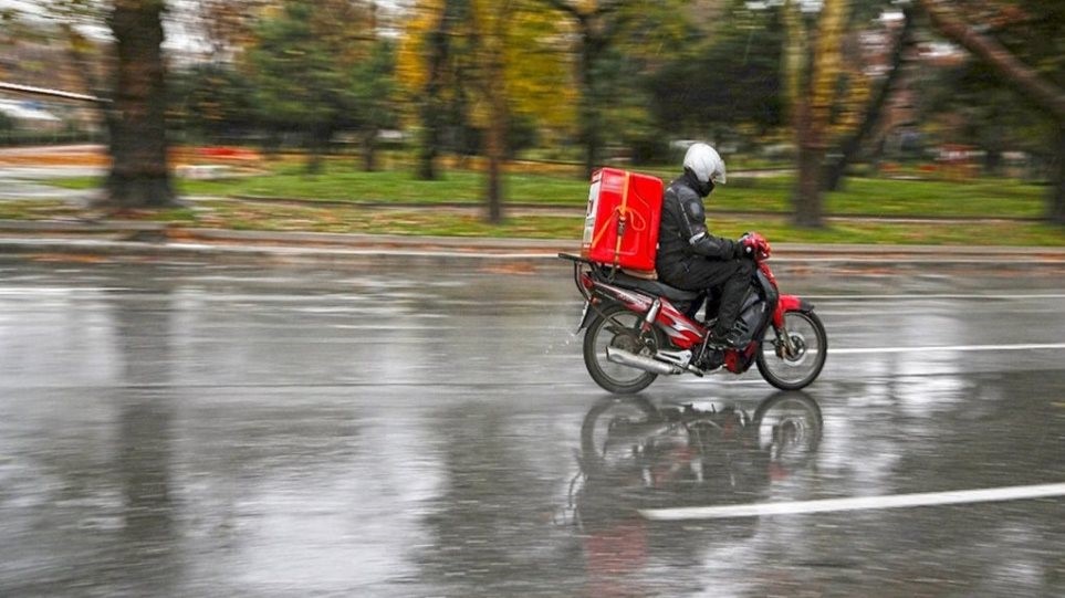 Μεροκάματο του τρόμου για ντελιβερά στη Λάρισα