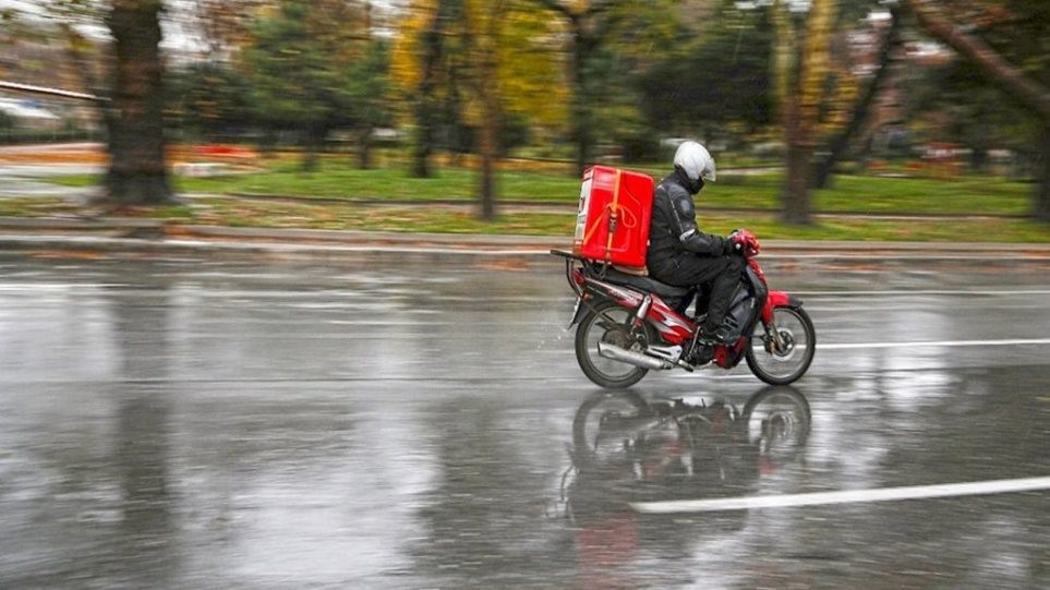 Μεροκάματο του τρόμου για ντελιβερά στη Λάρισα 