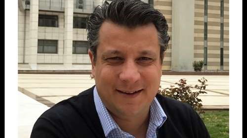 «Όχι» Δερμιτζάκη στη στρατηγική των μαζικών τεστ