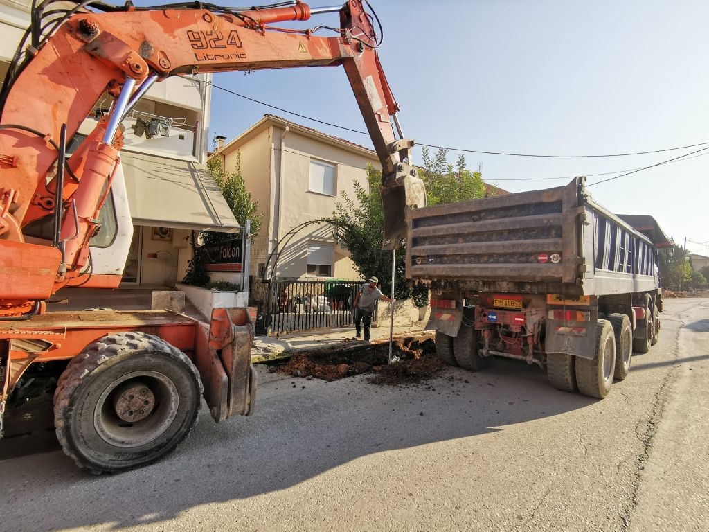 Προχωρά το αντιπλημμυρικό της ΔΕΥΑΤ στην Μπάρα (φωτο)