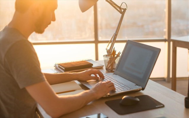 Έρχεται ψηφιοποίηση των αδειών γάμου και βάφτισης