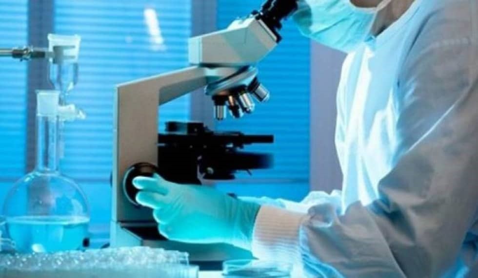 Κόντρα ΕΟΠΥΥ και εργαστηριακών γιατρών