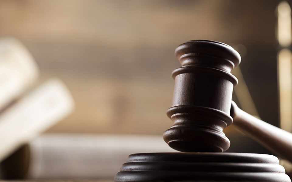 Για δύο κακουργήματα κατηγορείται η χήρα του Γιώργου Τράγκα