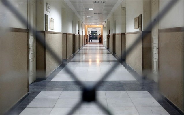 Απόδραση κρατουμένου από τα δικαστήρια