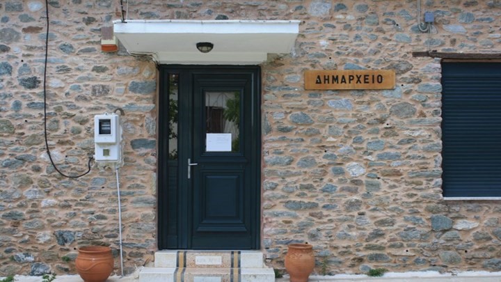 Κόβει το νερό σε 1.000 κακοπληρωτές