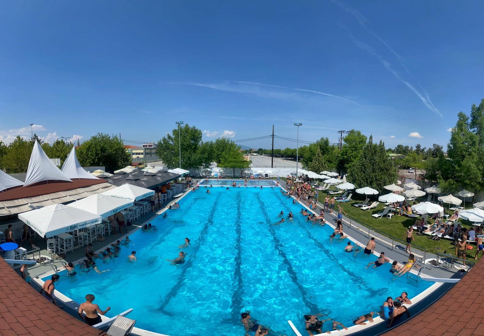 Aνοιχτή από σήμερα η δημοτική πισίνα στη Νεάπολη