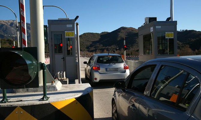 Τα δικαιολογητικά για ελεύθερη διέλευση από τα διόδια