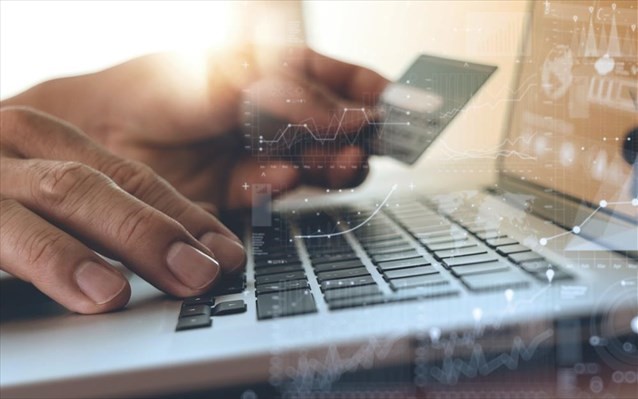 Δύο αστυνομικοί μέλη πενταμελούς συμμορίας