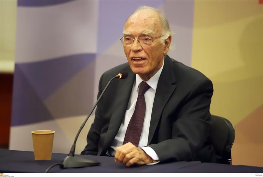 Εξιτήριο μετά από 75 μέρες νοσηλείας λόγω κορονοϊού