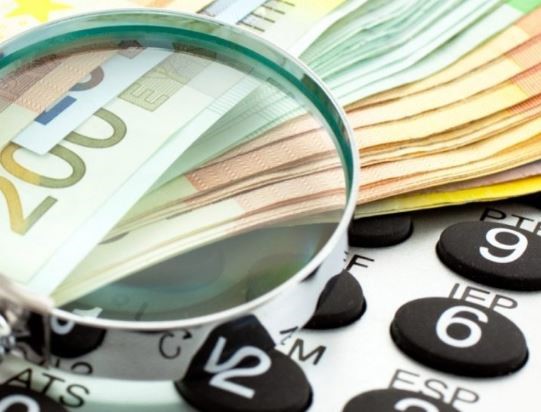 Μπαράζ κατασχέσεων σε 584.000 οφειλέτες