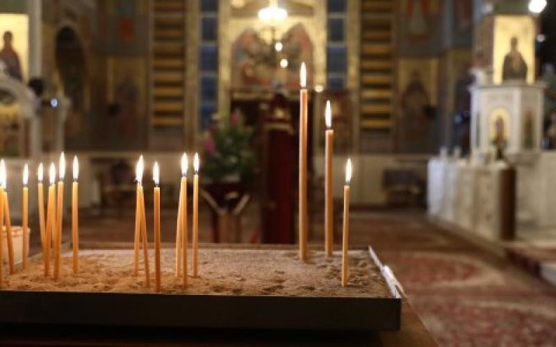 Πρόστιμο σε ιερέα εκκλησίας για πιστούς χωρίς μάσκα