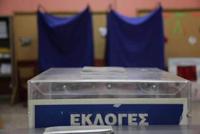 «Πρόβες» εκλογών και σενάριο για τετραπλές κάλπες
