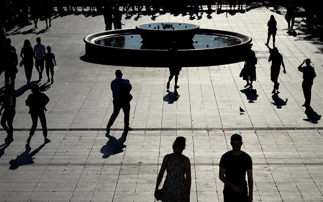 Βαριά η απειλή της φτώχειας στην Ελλάδα