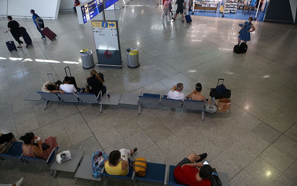 Αύξηση 76,3% στην επιβατική κίνηση στα αεροδρόμια