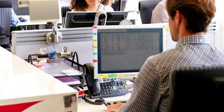 Τηλεργασία λόγω καύσωνα για τους ευπαθείς στο Δημόσιο