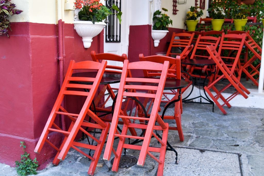 «Ταφόπλακα» για την εστίαση το δεύτερο λουκέτο