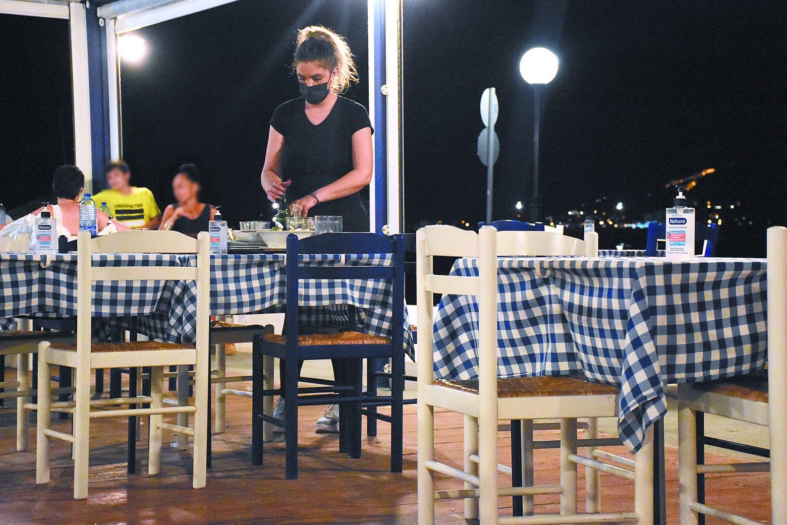 Nέα καθημερινότητα για τους ανεμβολίαστους