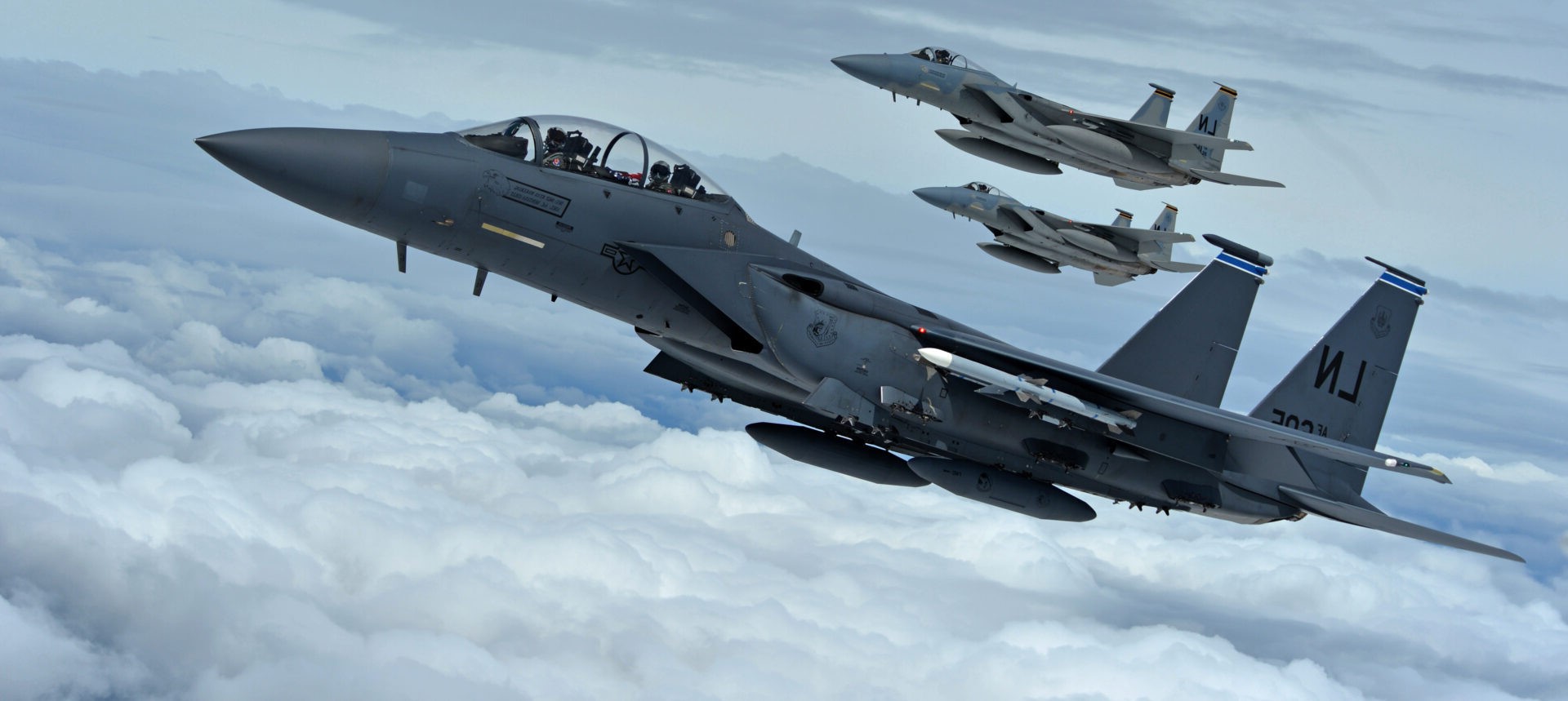 Αναγκαστική προσγείωση αμερικάνικου F-15 στη Λάρισα
