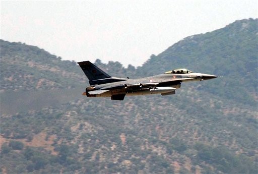 Μπαράζ τουρκικών προκλήσεων στο Αιγαίο