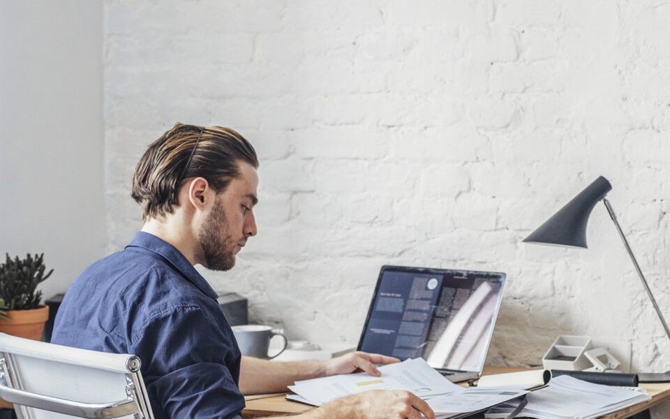 Η "έξυπνη εργασία" χτυπά και την πόρτα της Ελλάδας