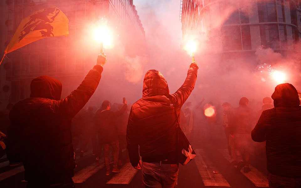 Αυξάνεται η απειλή της ακροδεξιάς βίας