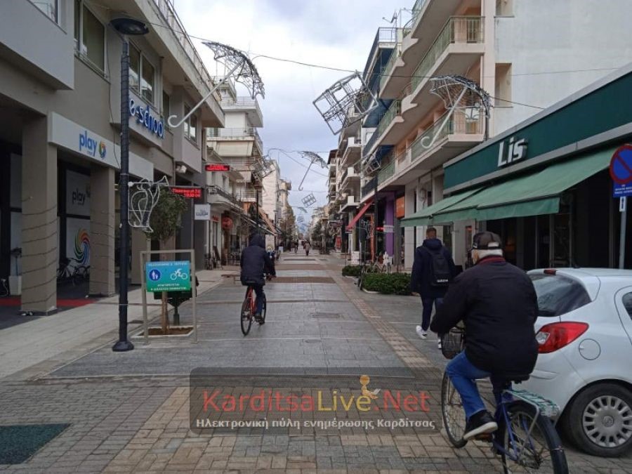 Αναμένεται η τοποθέτηση μπαρών στον κεντρικό πεζόδρομο 