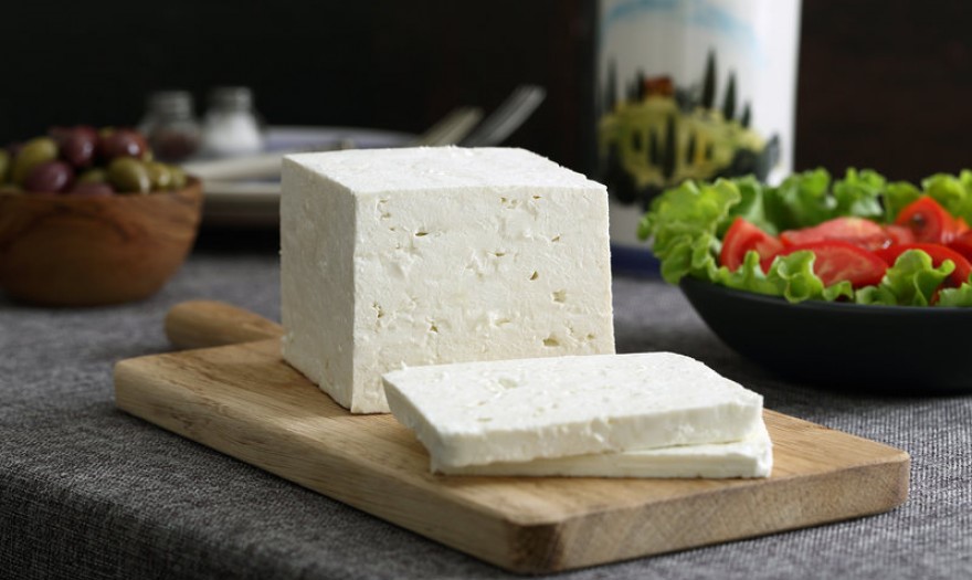 Οι πλημμύρες στη Θεσσαλία επηρεάζουν την παραγωγή φέτας