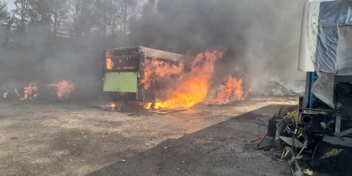 Λάρισα: Φωτιά στον κόμβο Πλατυκάμπου