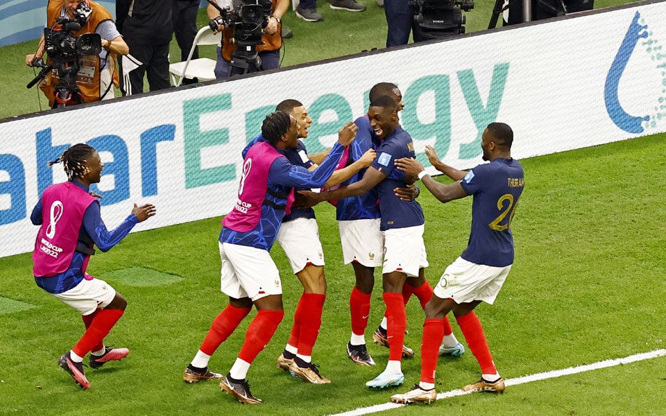 Κυνική η Γαλλία στον τελικό