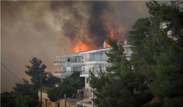 Εκκενώνονται οικισμοί, γηροκομείο και τα παιδικά χωριά SOS 