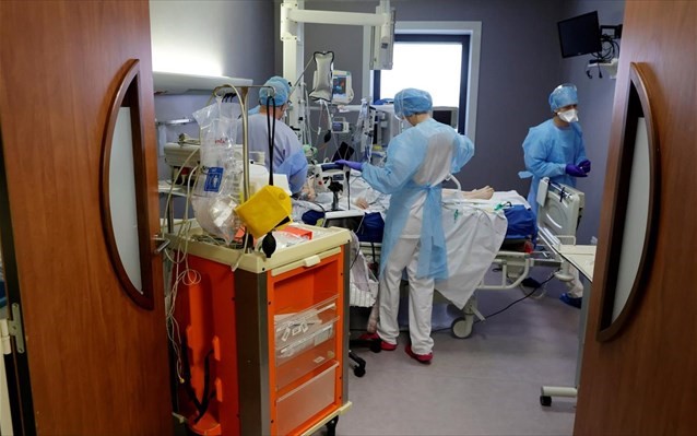 Αυξημένος κίνδυνος νοσηλείας ανεμβολίαστων