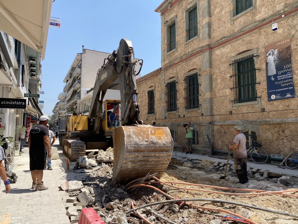 Τρίκαλα: Ξεκίνησε η ανάπλαση της οδού Γαριβάλδη 