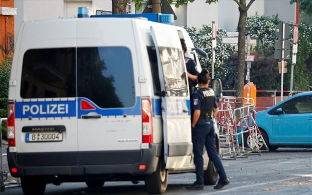 Τρεις νεκροί και έξι τραυματίες από επιθέσεις με μαχαίρι