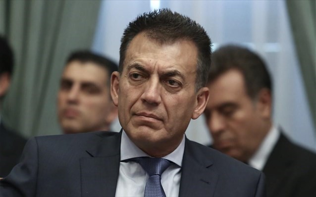 Αιφνιδιαστική επίσκεψη Βρούτση - Μηταράκη στον ΕΦΚΑ