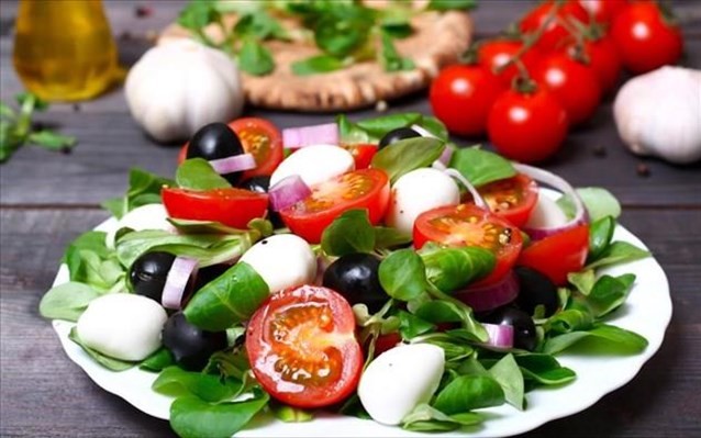 «Ασπίδα» για σοβαρές παθήσεις η μεσογειακή διατροφή