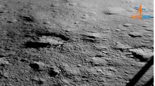 Οι πρώτες εικόνες του νότιου πόλου της Σελήνης
