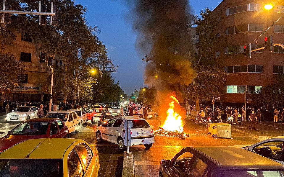 100 συλληφθέντες κινδυνεύουν να καταδικαστούν σε θάνατο