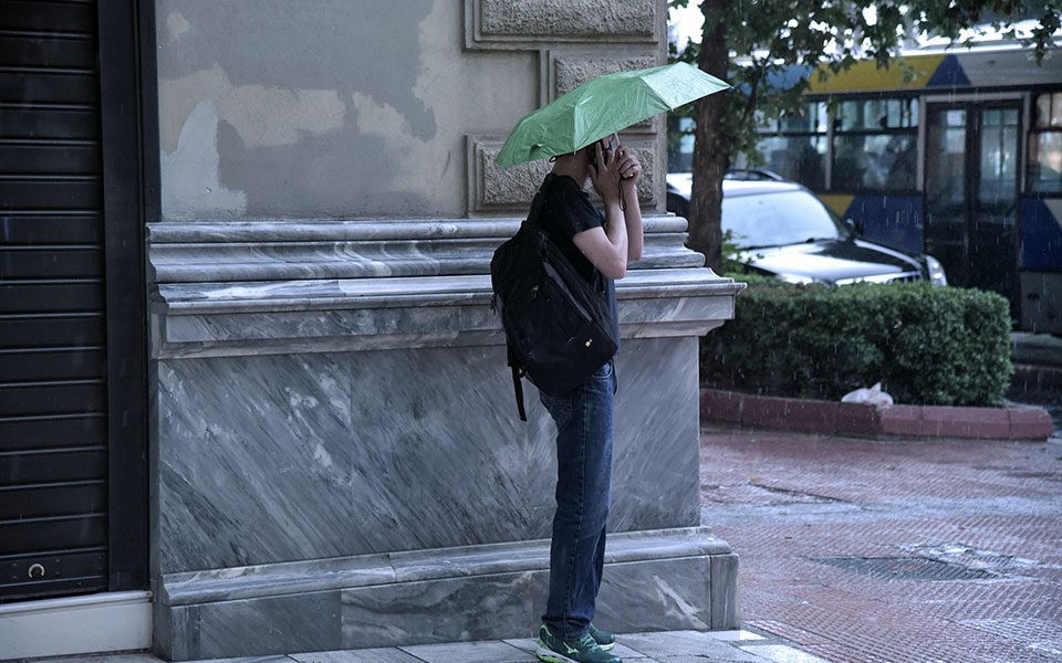 Καιρός: Άστατος αύριο με βροχές και καταιγίδες