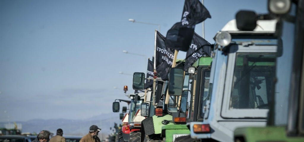 Οι αγρότες βγάζουν τα τρακτέρ στον Ε-65
