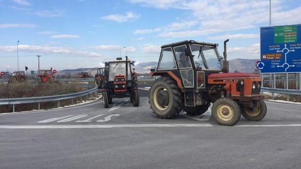 Αποχώρησαν οι αγρότες της Καρδίτσας από τον Ε65