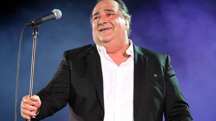Βασίλης Καρράς: Στο νοσοκομείο μετά από αδιαθεσία στη σκηνή 