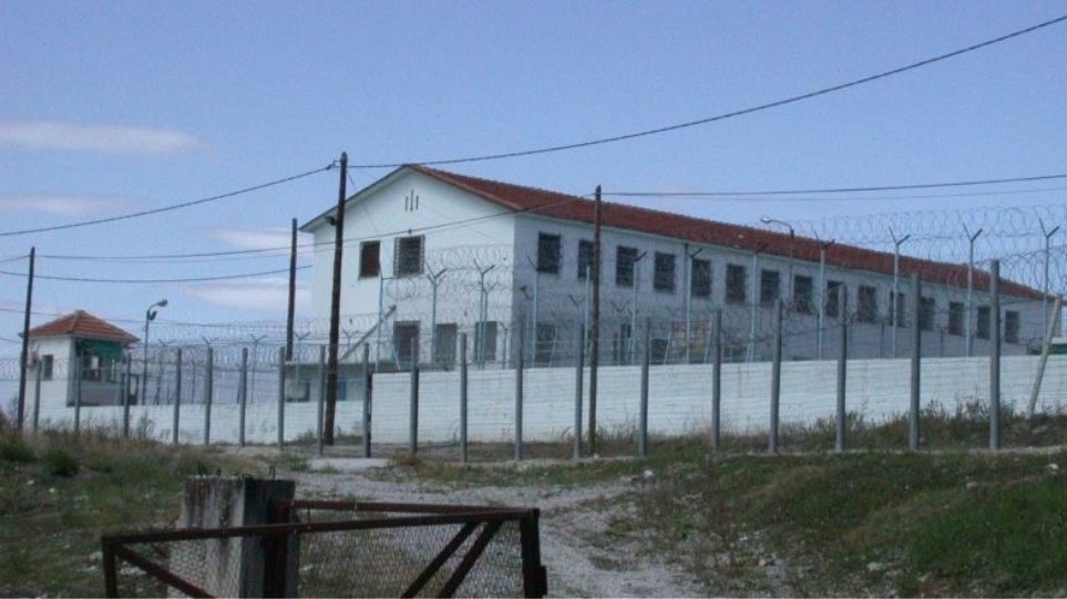 Φυλάκιση 12 μηνών σε δύο δραπέτες της Κασσαβέτειας