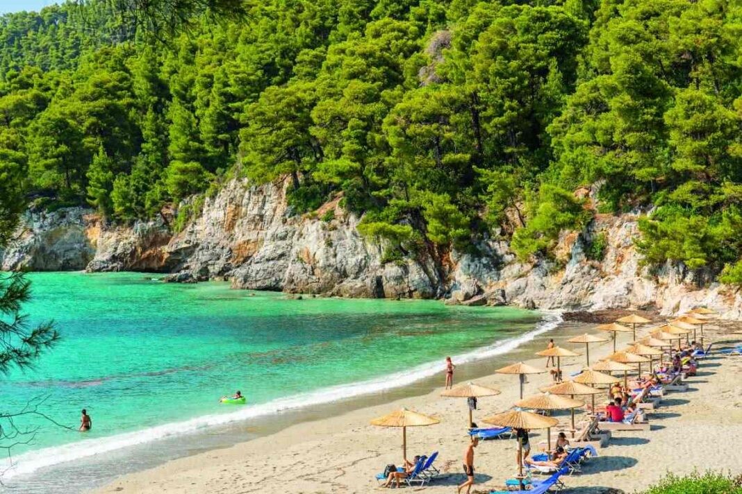 Στο 80% ανήλθαν οι πληρότητες τον Ιούλιο και τον Αύγουστο