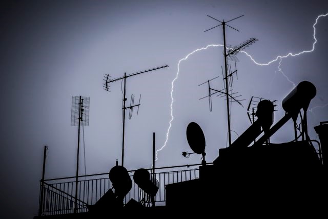 Βροχές και καταιγίδες τις επόμενες ώρες