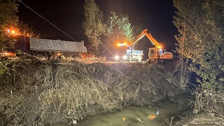 Συνεχίστηκαν και τη νύχτα οι εργασίες καθαρισμού